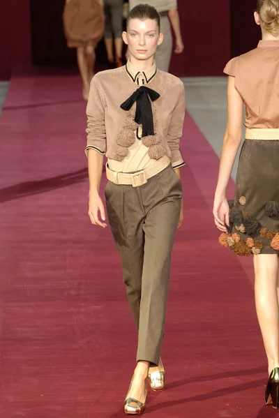 Look 11